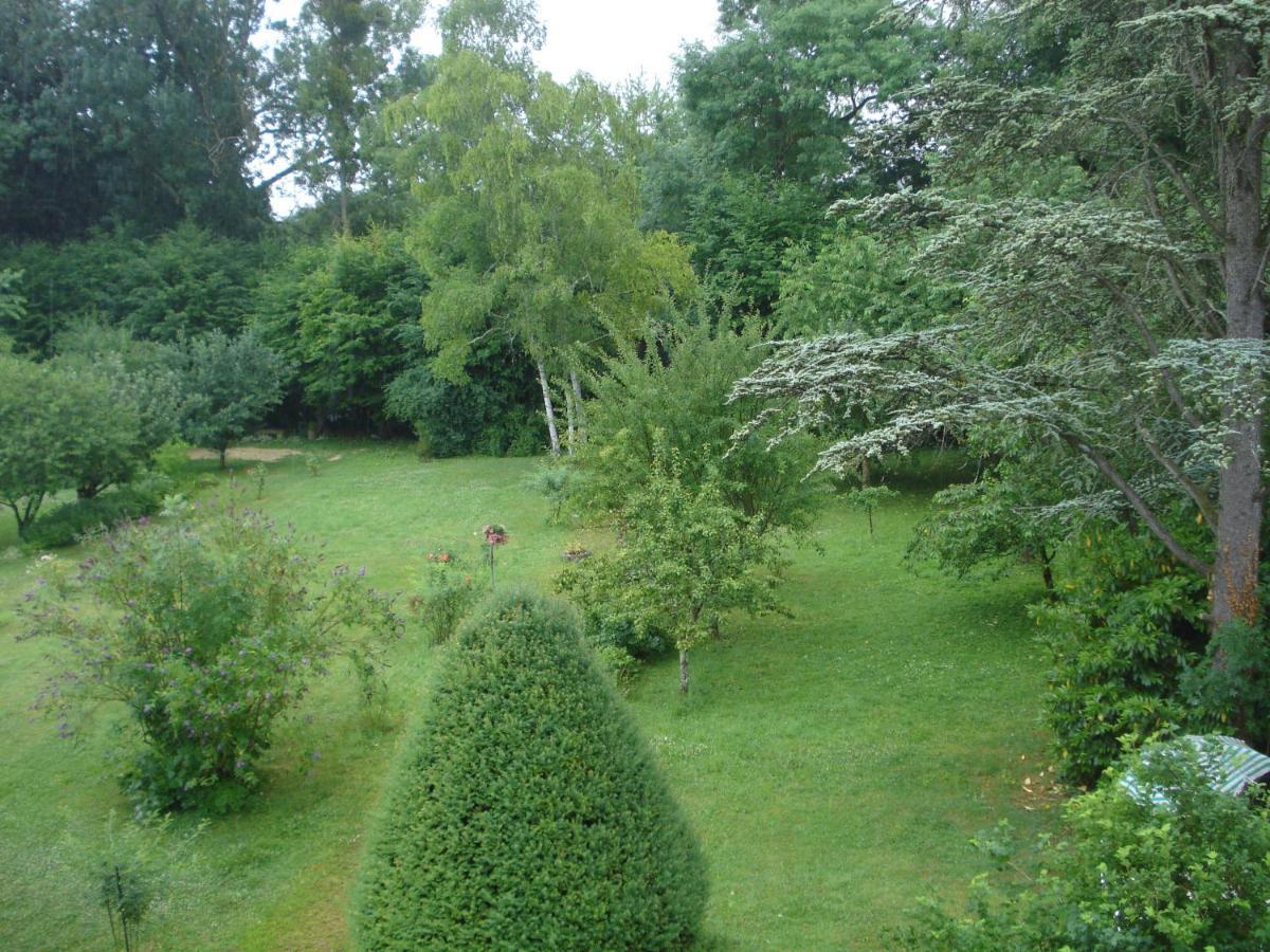 Le Chevalier D'Eon Bed and Breakfast Tonnerre Exteriör bild