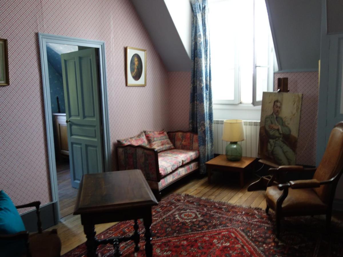 Le Chevalier D'Eon Bed and Breakfast Tonnerre Exteriör bild