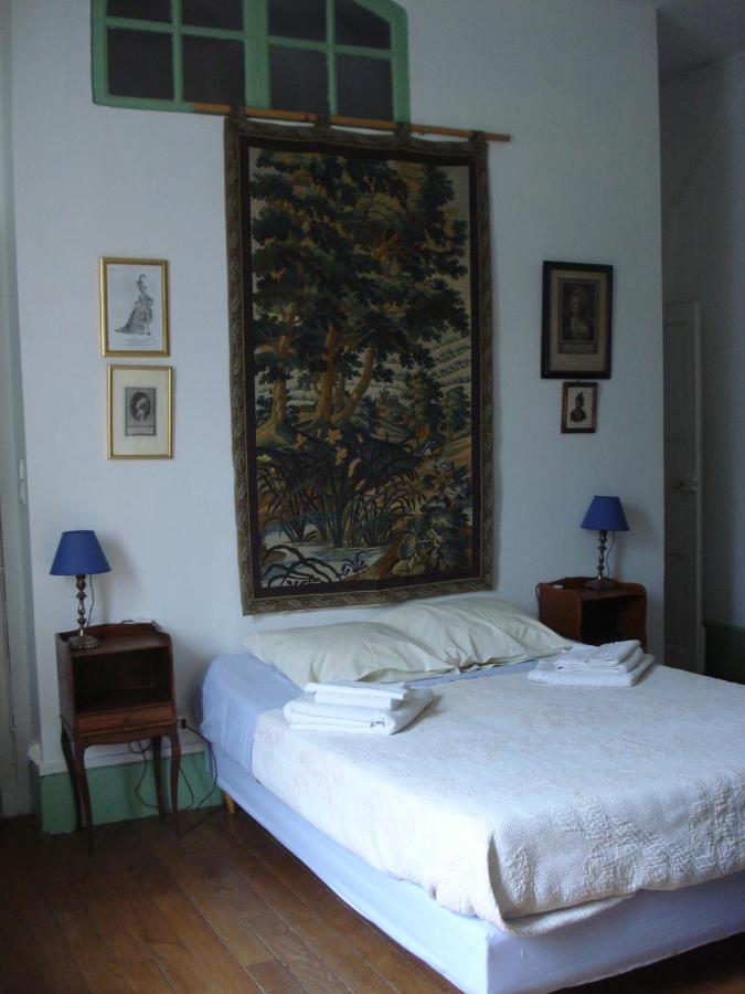 Le Chevalier D'Eon Bed and Breakfast Tonnerre Exteriör bild